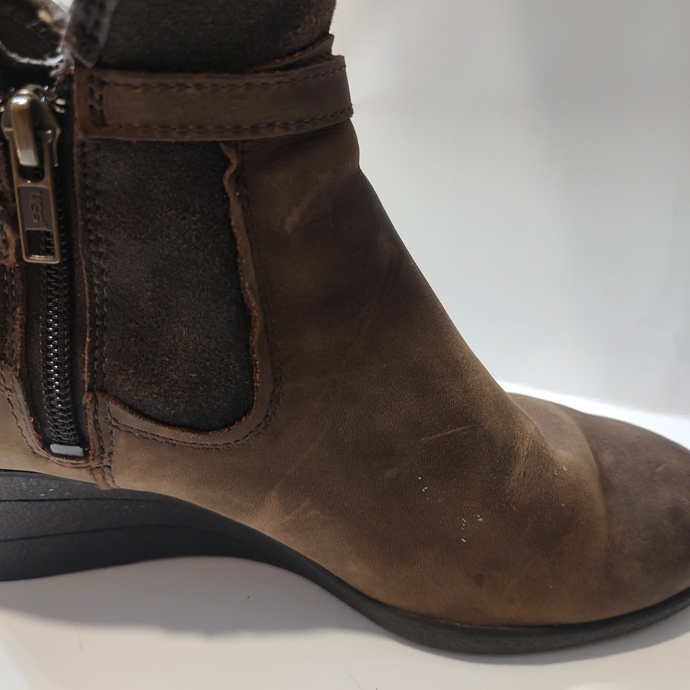 UGG Womens Sz 7 EMALIE Stout Waterproof Brown Leather Ankle Boots Wedge Heel - Picture 6 of 10